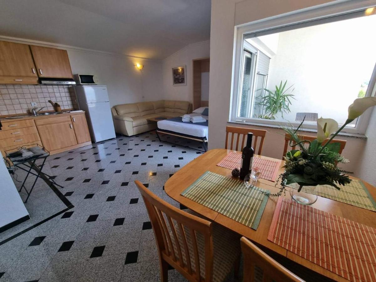 Apartment Tomic 2 Makarska Kültér fotó